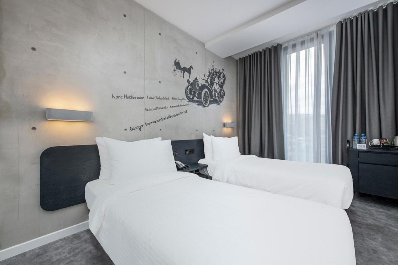 Golden Tulip Design Tbilisi Hotel Kültér fotó