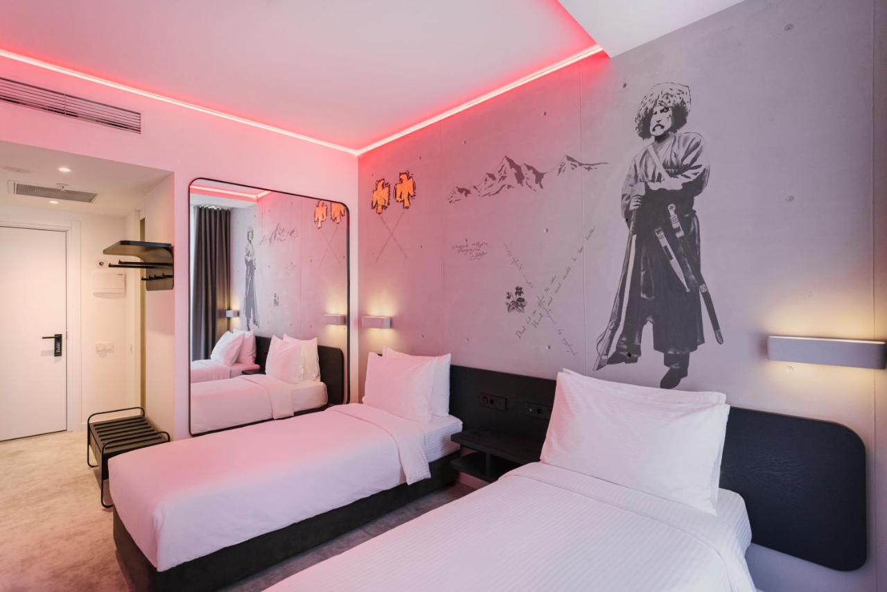 Golden Tulip Design Tbilisi Hotel Kültér fotó