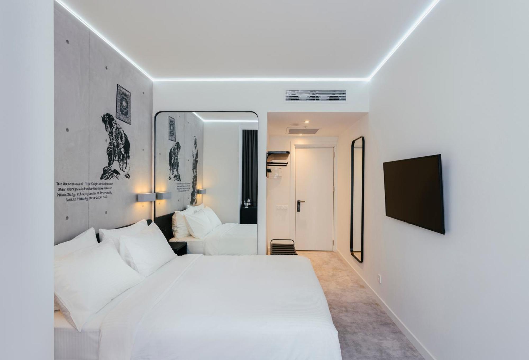 Golden Tulip Design Tbilisi Hotel Kültér fotó