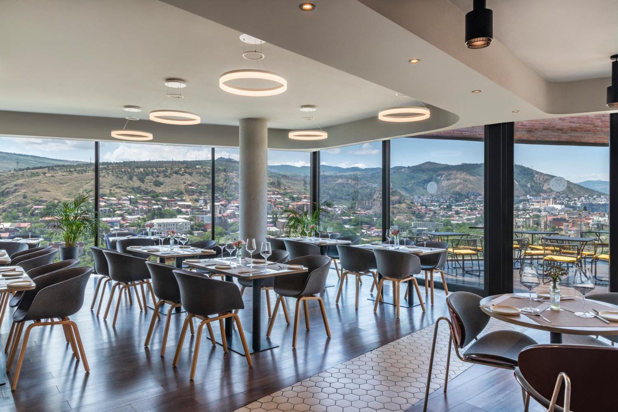 Golden Tulip Design Tbilisi Hotel Kültér fotó