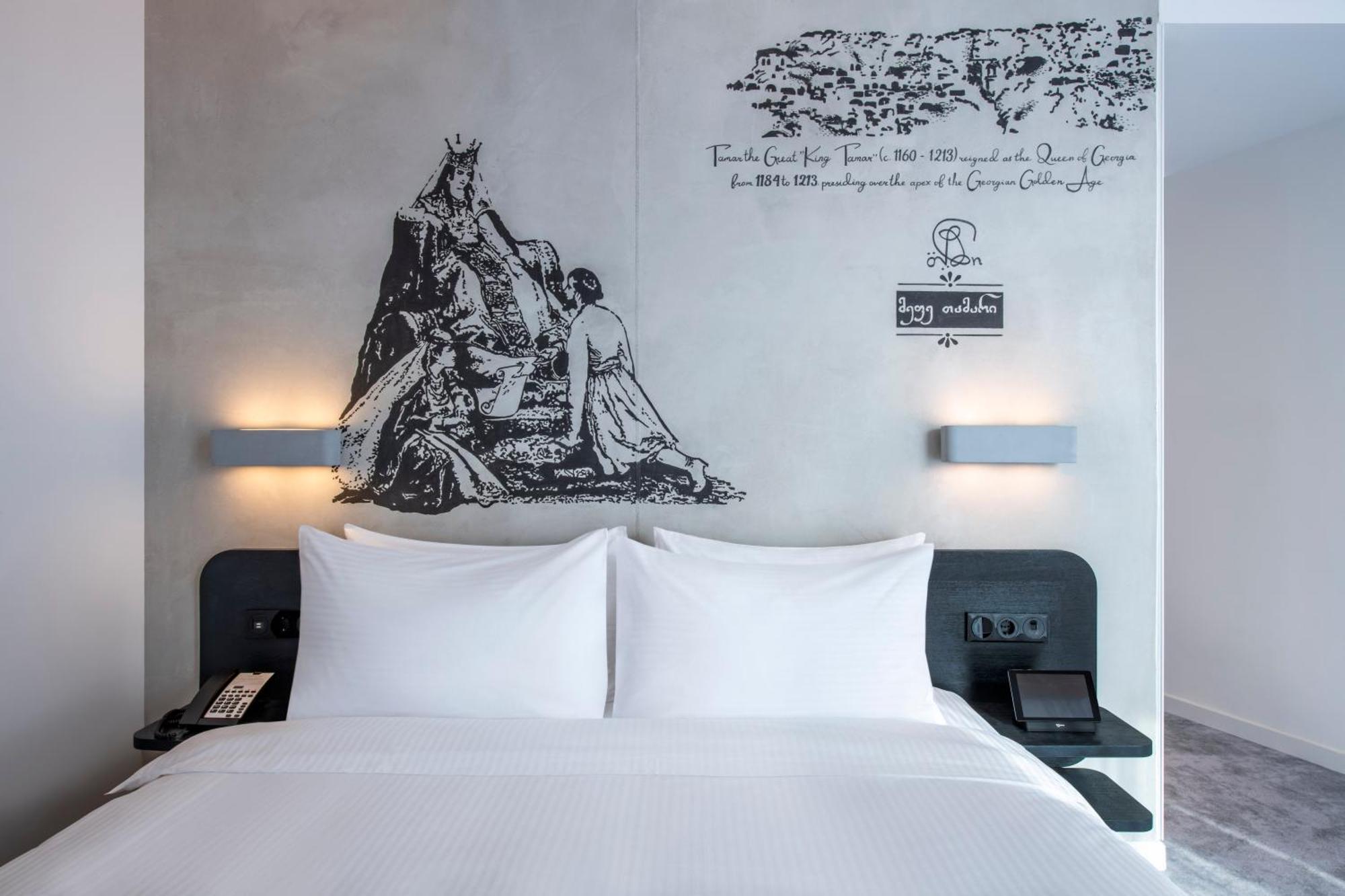 Golden Tulip Design Tbilisi Hotel Kültér fotó