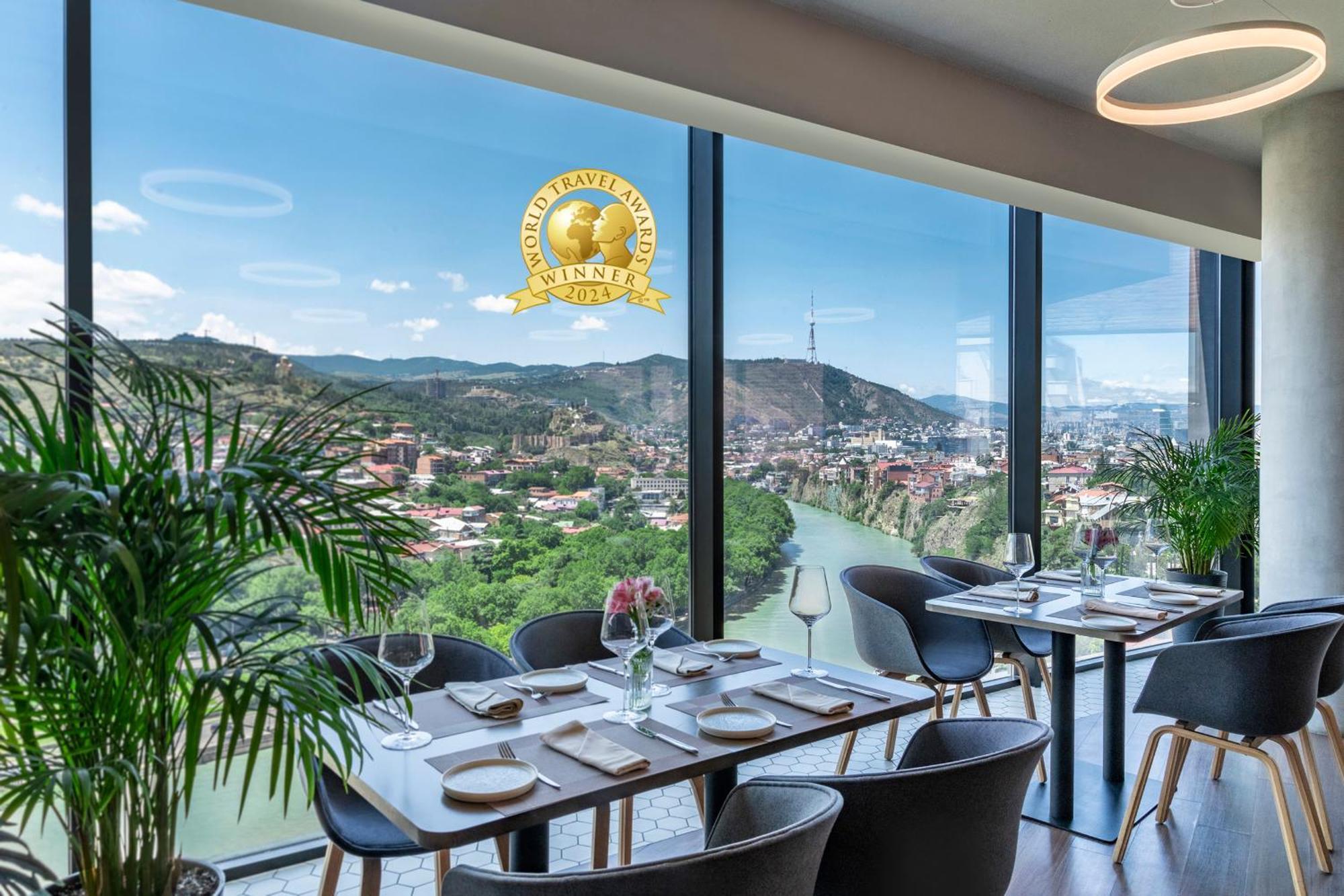 Golden Tulip Design Tbilisi Hotel Kültér fotó